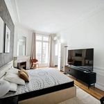 Maison de 306 m² avec 6 chambre(s) en location à Paris