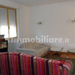 Affitto 5 camera appartamento di 145 m² in Ferrara