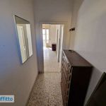 Affitto 3 camera appartamento di 70 m² in Napoli