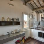 Affitto 1 camera appartamento di 57 m² in Firenze