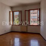 Rent 5 bedroom apartment of 125 m² in Venice