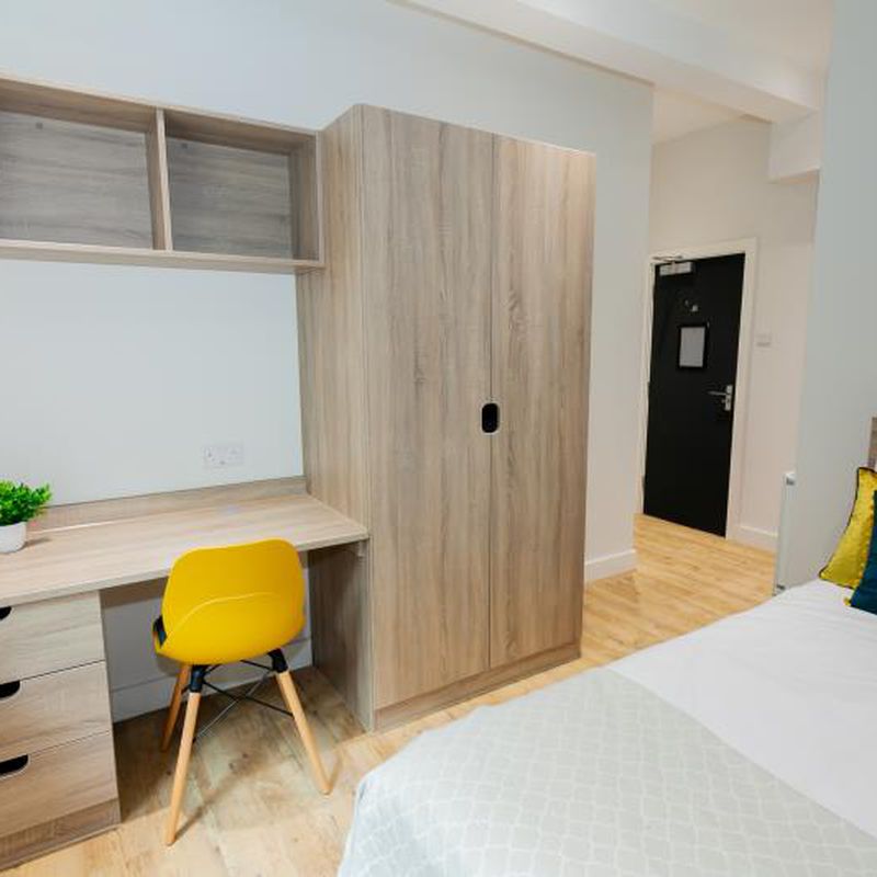 Flat 4, 42 Bankfield Road 6 Bedroom Student Flat | Huddersfield | Student Cribs Folly Hall
