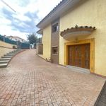 Rent 6 bedroom house of 514 m² in Boiro