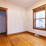 Rent 2 bedroom apartment of 1600 m² in Chicago