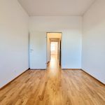 Miete 4 Schlafzimmer wohnung von 87 m² in Sankt Pölten