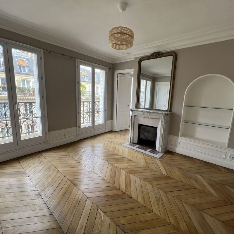 Location appartement 4 pièces Paris 1er