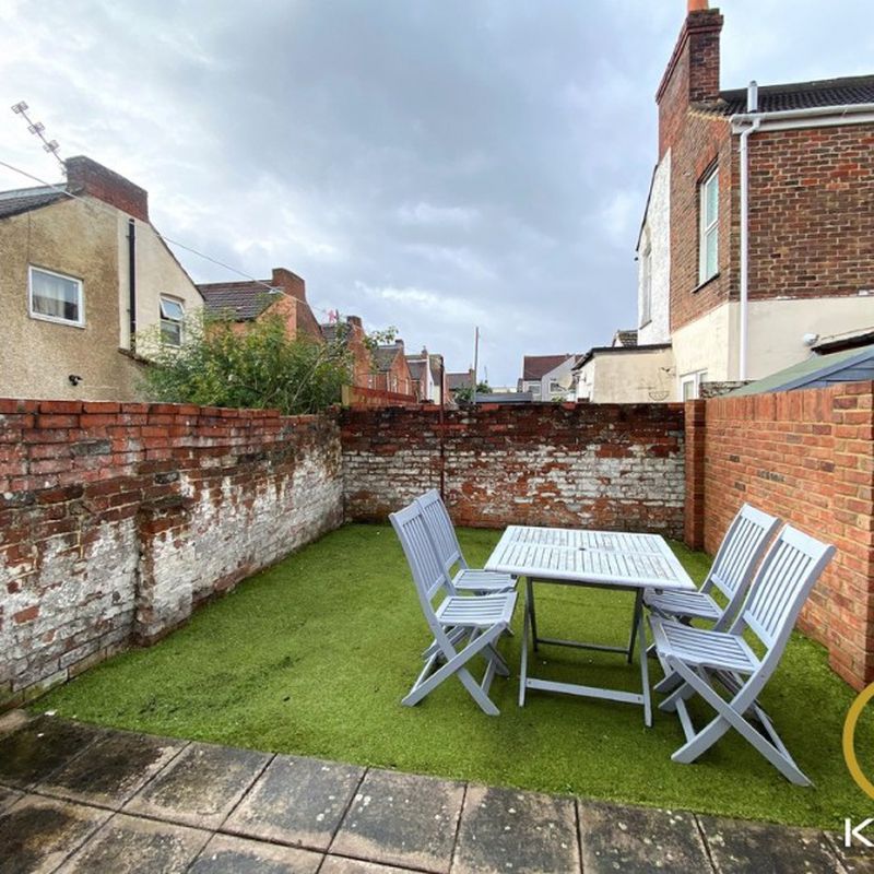Guildford Road, Portsmouth, 4 bedroom, End Terraced House Fratton