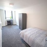 Rent 8 bedroom flat in Manchester