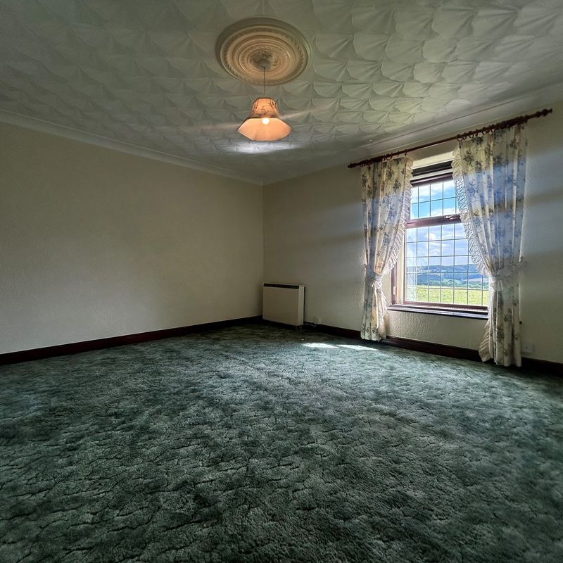 3 bedroom property to let in High Lane S12 - £1,400 pcm Highlane