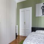 Rent a room of 138 m² in Milano