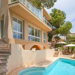 Rent 8 bedroom house of 263 m² in Calvià