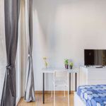 Rent a room of 175 m² in Milano