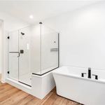 Rent 3 bedroom apartment of 230 m² in Irvine