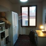 Affitto 6 camera appartamento di 120 m² in Bologna