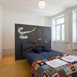 Rent a room of 60 m² in Porto