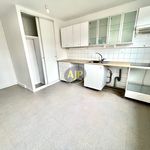 Rent 2 bedroom apartment of 52 m² in Maisons-Alfort
