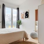 Rent a room of 99 m² in Paris