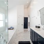 Rent 4 bedroom apartment of 278 m² in Hermosa Beach