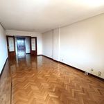 Rent 4 bedroom apartment of 128 m² in Pamplona