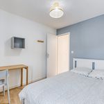 Rent a room of 100 m² in Lille