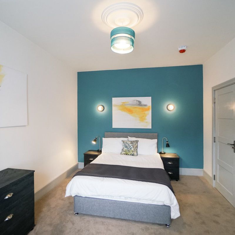 room in Oxford Road, Reading Coley