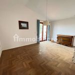 Rent 5 bedroom house of 300 m² in Pozzuoli