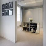 Studio of 613 m² in London