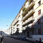 Affitto 3 camera appartamento di 93 m² in Milano