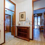 Rent a room of 110 m² in Padova