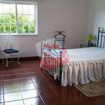 Rent 4 bedroom house of 219 m² in Ferreiras