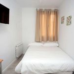 Alquilo 14 dormitorio apartamento de 150 m² en Madrid