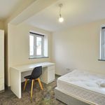 Rent 6 bedroom flat of 74 m² in Bristol