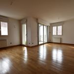 Appartement de 87 m² avec 4 chambre(s) en location à Lons-le-Saunier