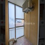 Affitto 5 camera appartamento di 130 m² in Pavia