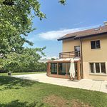 Rent 7 bedroom house of 220 m² in Coppet