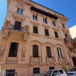 Affitto 6 camera appartamento di 247 m² in Firenze