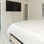 Rent 2 bedroom apartment of 1787 m² in Dania Beach