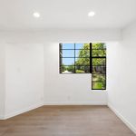 Rent 2 bedroom apartment of 94 m² in Malibu