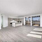 Rent 2 bedroom apartment of 276 m² in Newport Beach