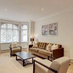 Rent 3 bedroom flat of 90 m² in London