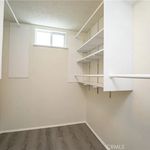 Rent 3 bedroom apartment of 148 m² in Newport Beach