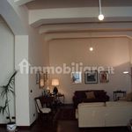 Affitto 4 camera casa di 328 m² in Reggio di Calabria