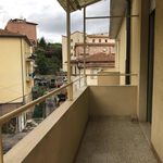 Affitto 4 camera appartamento di 80 m² in Perugia