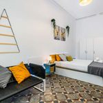 Rent a room of 244 m² in Barcelona