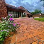 Rent 4 bedroom house of 1200 m² in Pretoria
