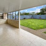 Rent 4 bedroom house of 2023 m² in Foxton