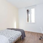 Rent a room of 140 m² in Madrid