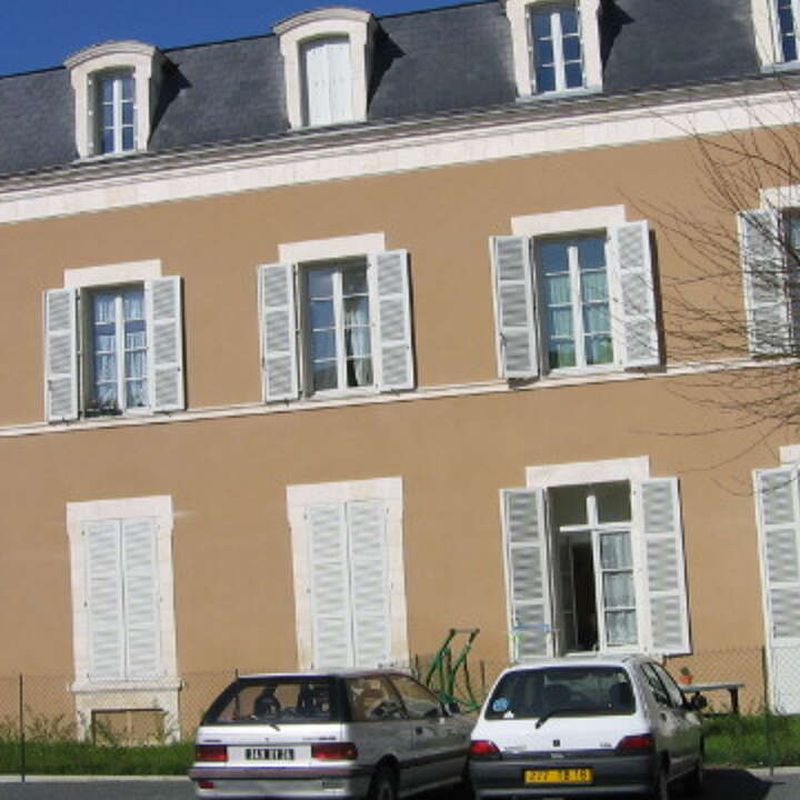 Location appartement 3 pièces 70 m² Issoudun (36100)