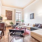 Affitto 4 camera appartamento di 260 m² in Firenze