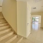 Rent 3 bedroom house of 320 m² in Dubai